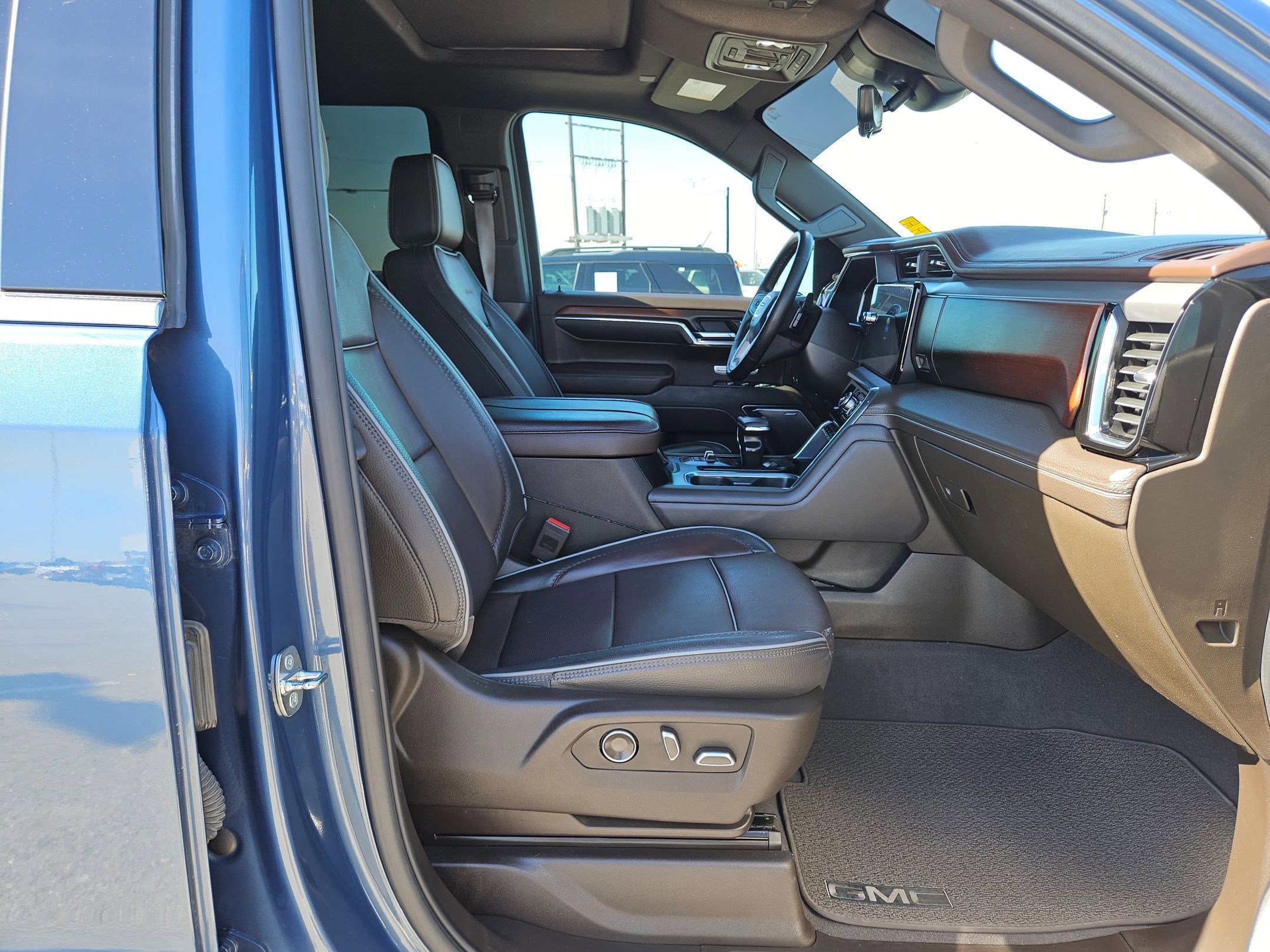 Used 2024 GMC Sierra 1500 Denali w/ Denali Reserve Package image 27