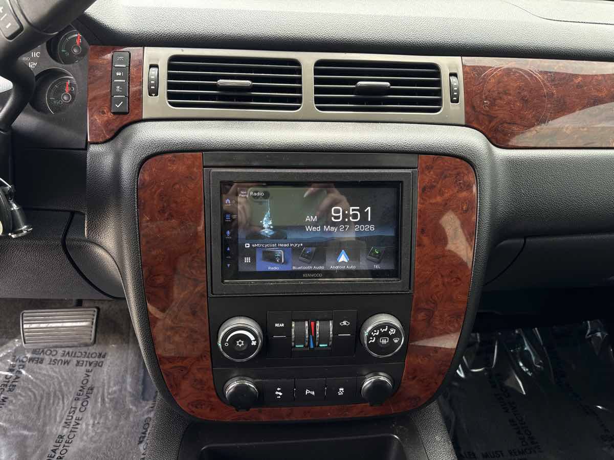 Used 2012 Chevrolet Suburban 2500 LS w/ Convenience Package 1 RWD image 25