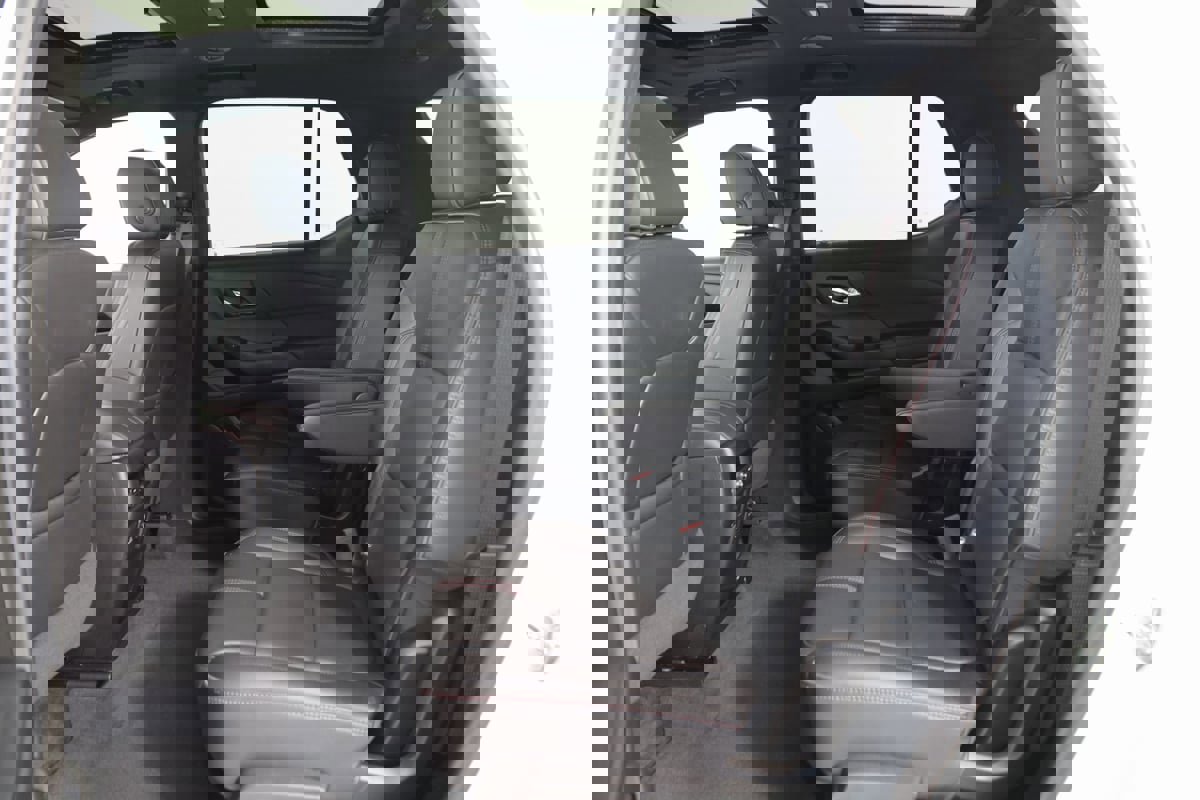 Used 2023 Chevrolet Traverse RS image 46