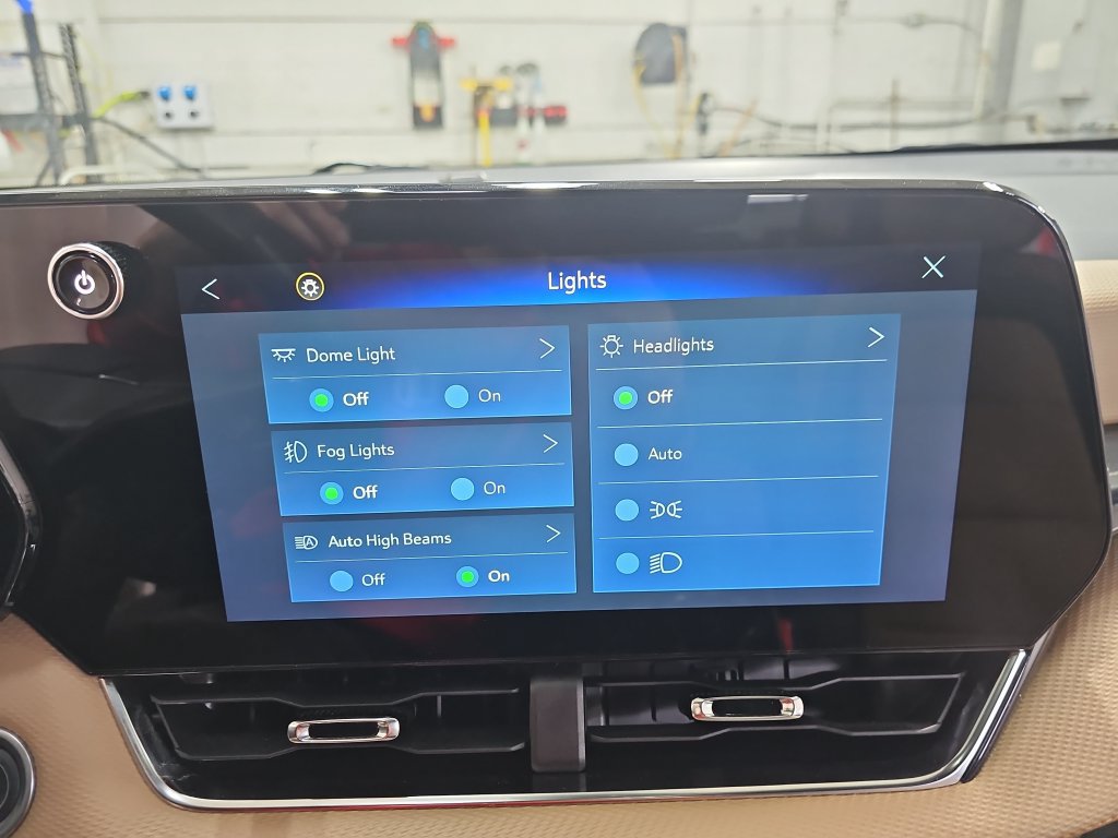 Certified 2025 Chevrolet Equinox ACTIV w/ Safety and Technology Package AWD/4WD image 32