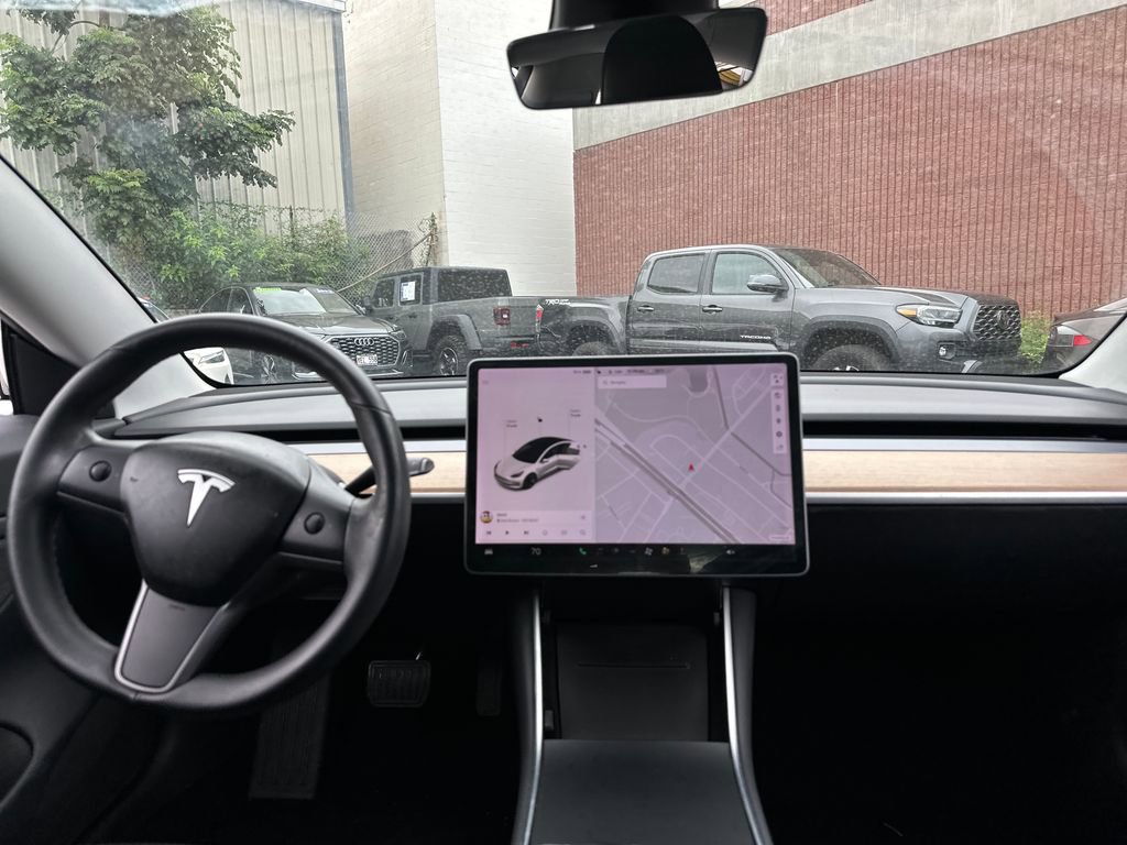 Used 2018 Tesla Model 3 Long Range image 13