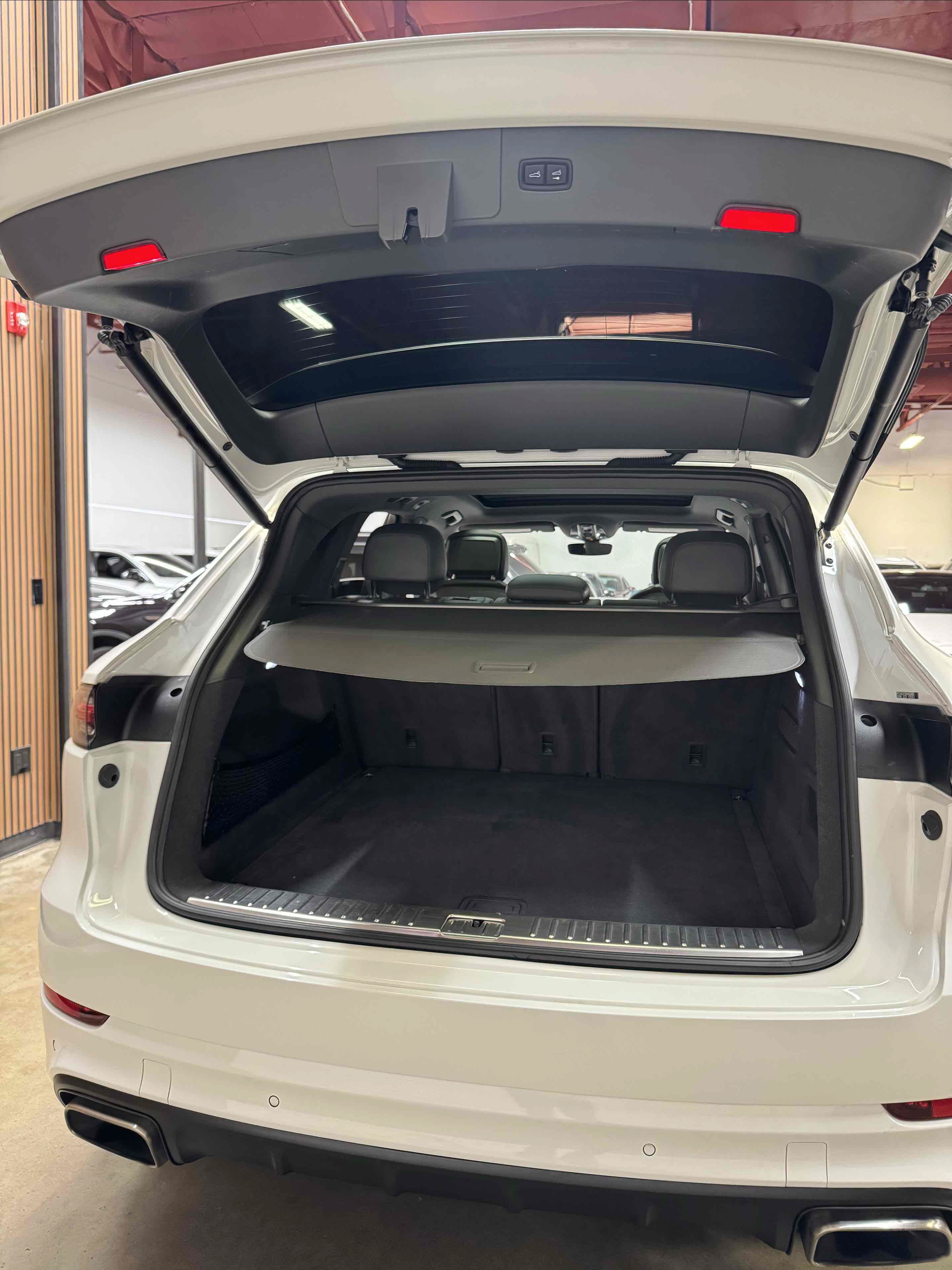 Used 2019 Porsche Cayenne AWD/4WD image 59