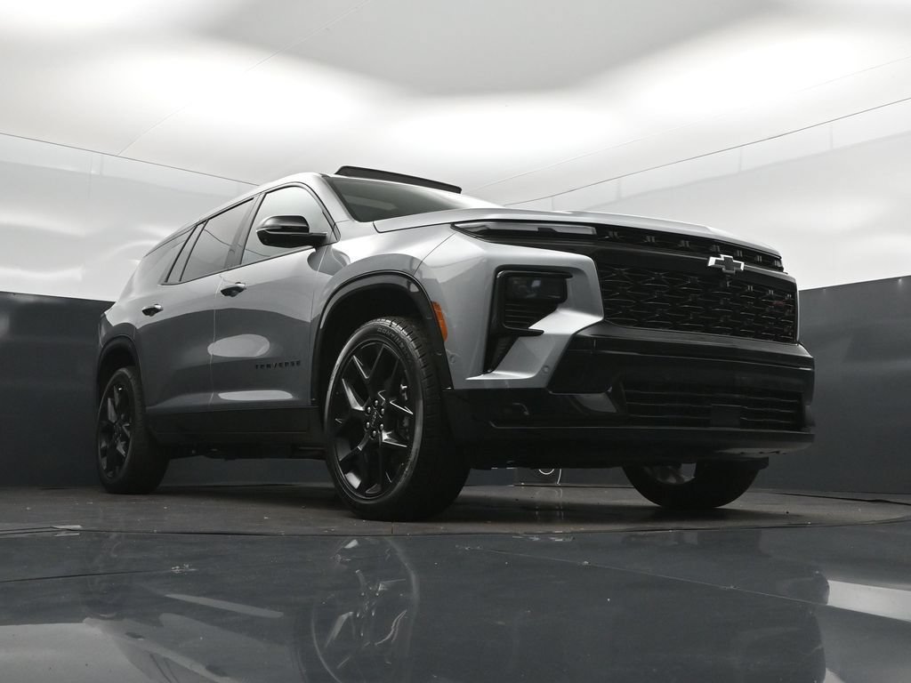 New 2026 Chevrolet Traverse RS w/ LPO, Floor Liner Package FWD image 44