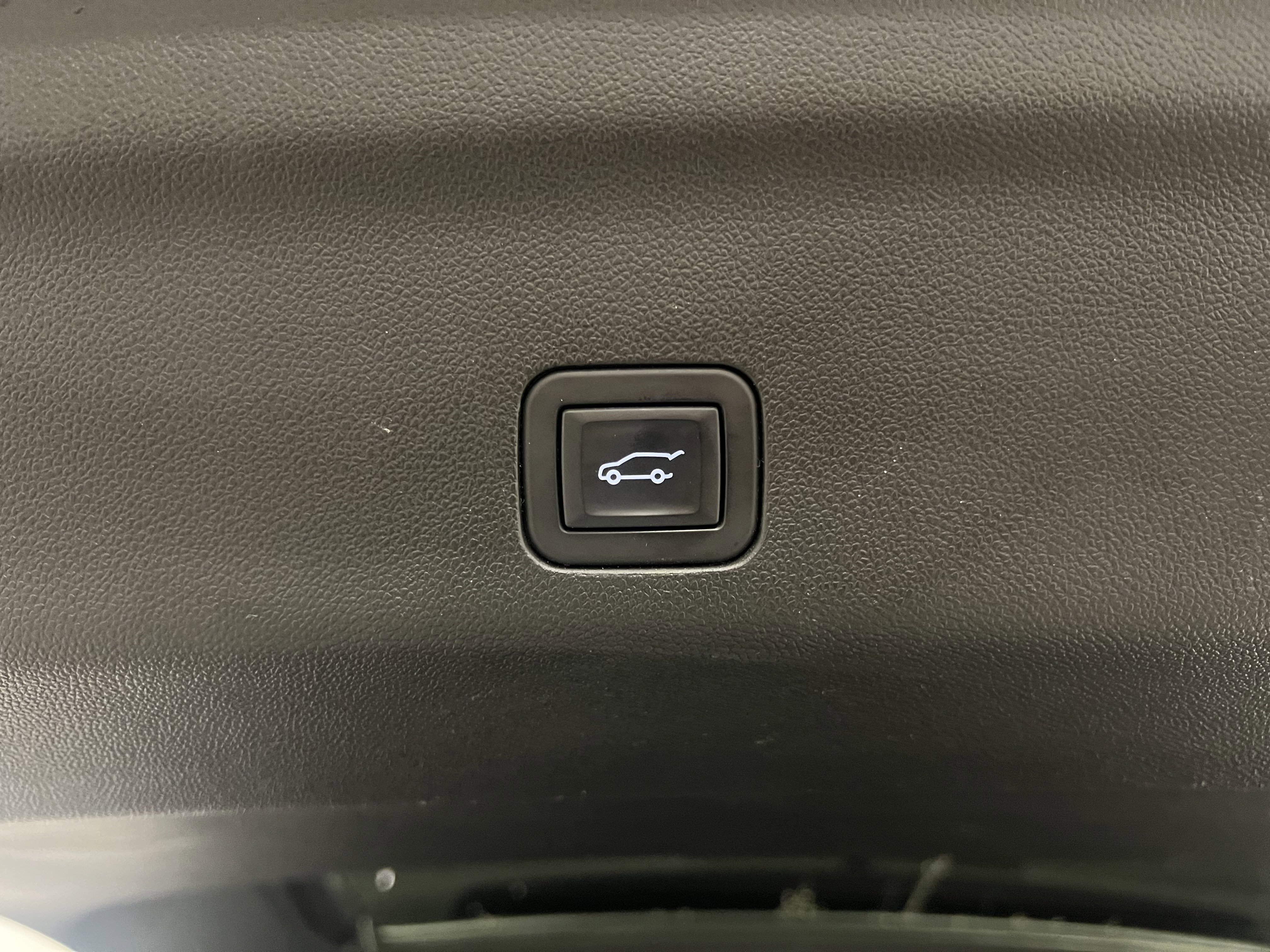 Used 2024 GMC Yukon XL Denali image 14