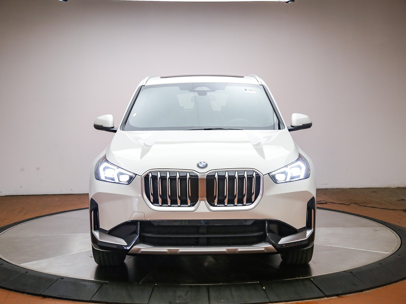 New 2027 BMW X1 xDrive28i AWD/4WD image 2