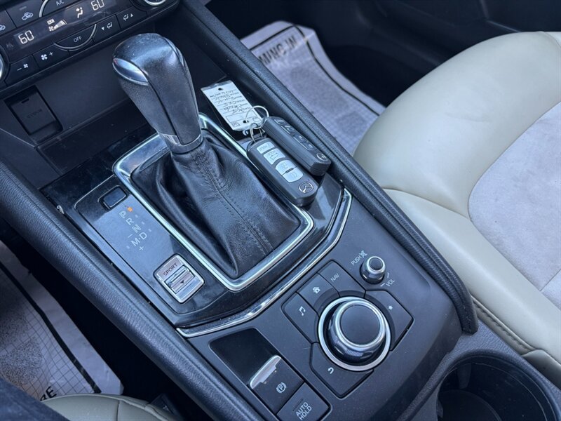 Used 2018 MAZDA CX-5 Touring w/ Preferred Equipment Package AWD/4WD image 18