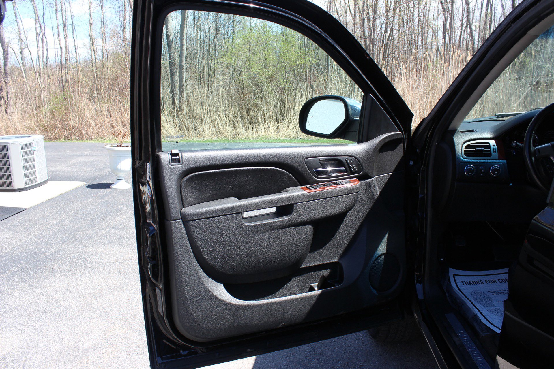 Used 2014 Chevrolet Tahoe LTZ AWD/4WD image 14