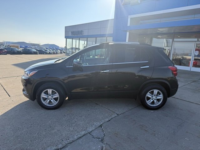 Used 2019 Chevrolet Trax LT w/ LT Convenience Package image 2