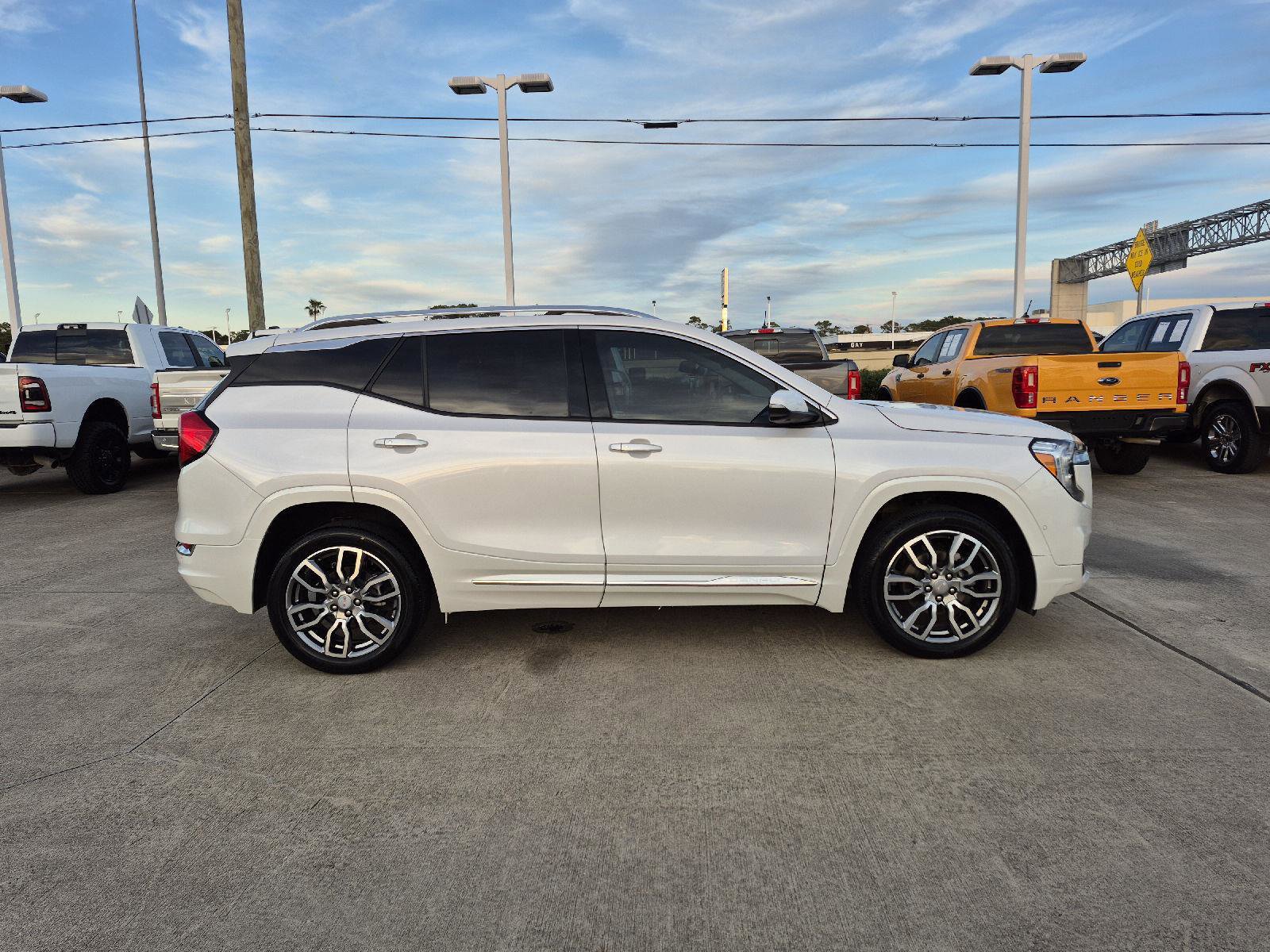 Used 2024 GMC Terrain Denali w/ Denali Premium Package image 23