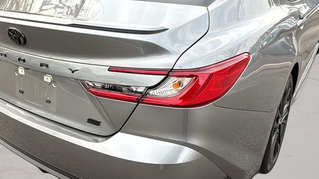 Used 2025 Toyota Camry SE image 33
