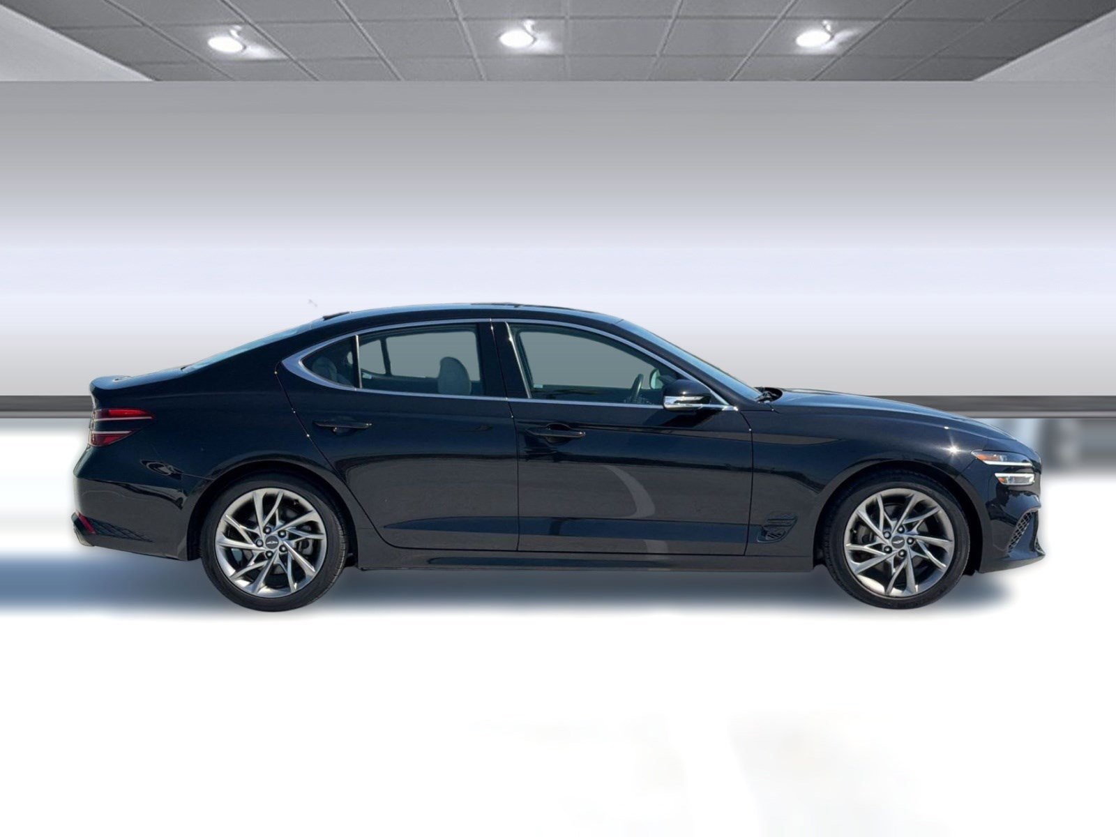 Used 2022 Genesis G70 2.0T RWD image 8
