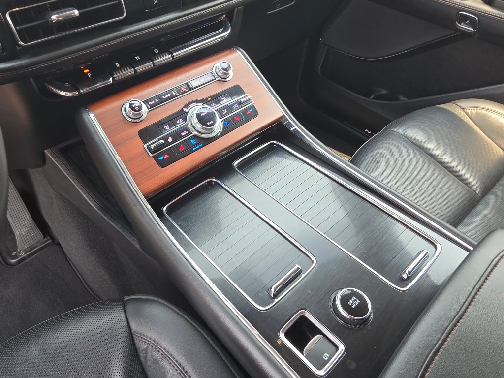 Used 2022 Lincoln Aviator Reserve w/ Equipment Group 201A AWD/4WD image 19