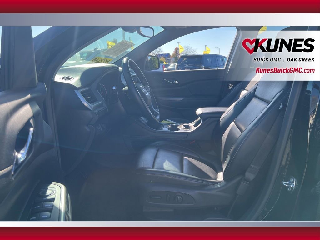 Used 2023 GMC Acadia SLT image 10