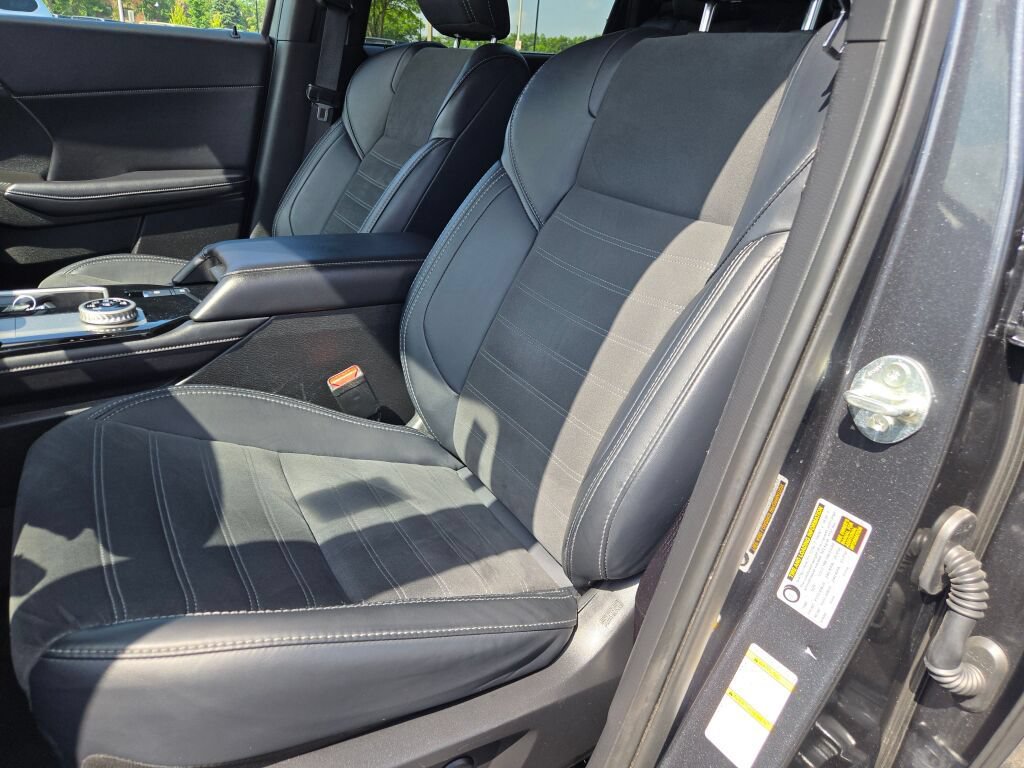Used 2025 Mitsubishi Outlander SE AWD/4WD image 29