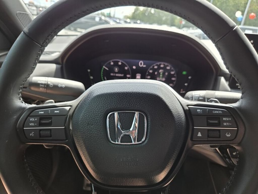 Used 2025 Honda Accord Sport image 30
