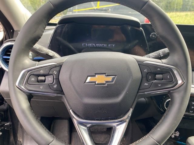 Used 2025 Chevrolet Trax LT w/ Driver Confidence Package image 21