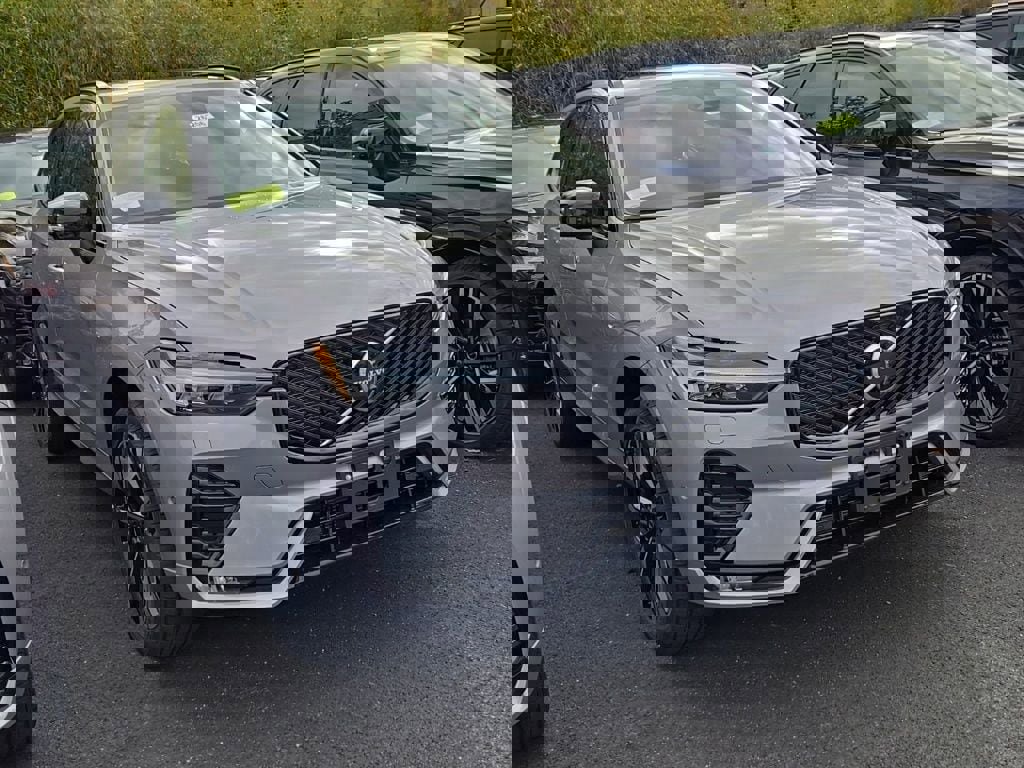 New 2026 Volvo XC60 B5 Plus w/ Climate Package image 2