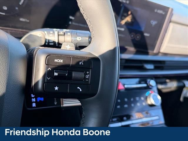 Used 2025 Hyundai Santa Fe Calligraphy image 18