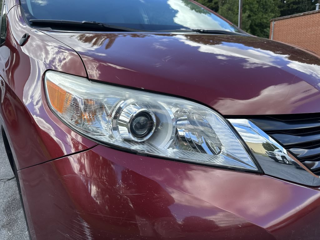 Used 2014 Toyota Sienna LE FWD image 11
