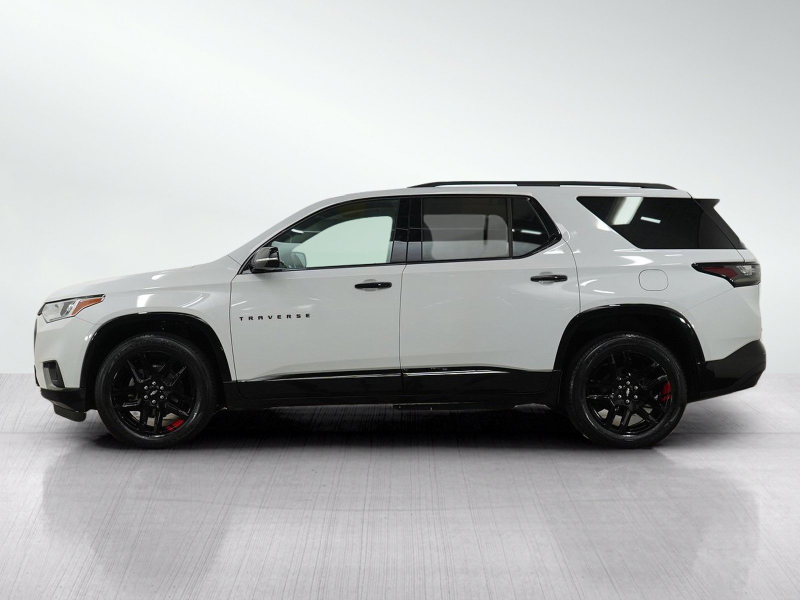 Used 2019 Chevrolet Traverse Premier w/ Redline Edition AWD/4WD image 2
