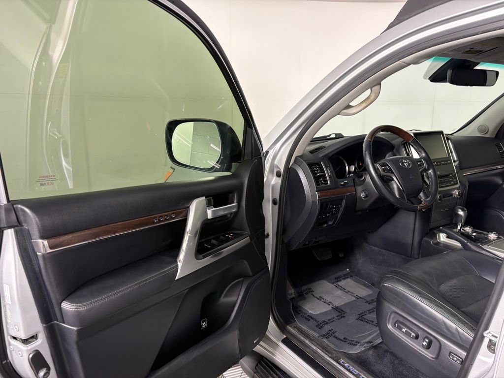 Used 2016 Toyota Land Cruiser AWD/4WD image 11