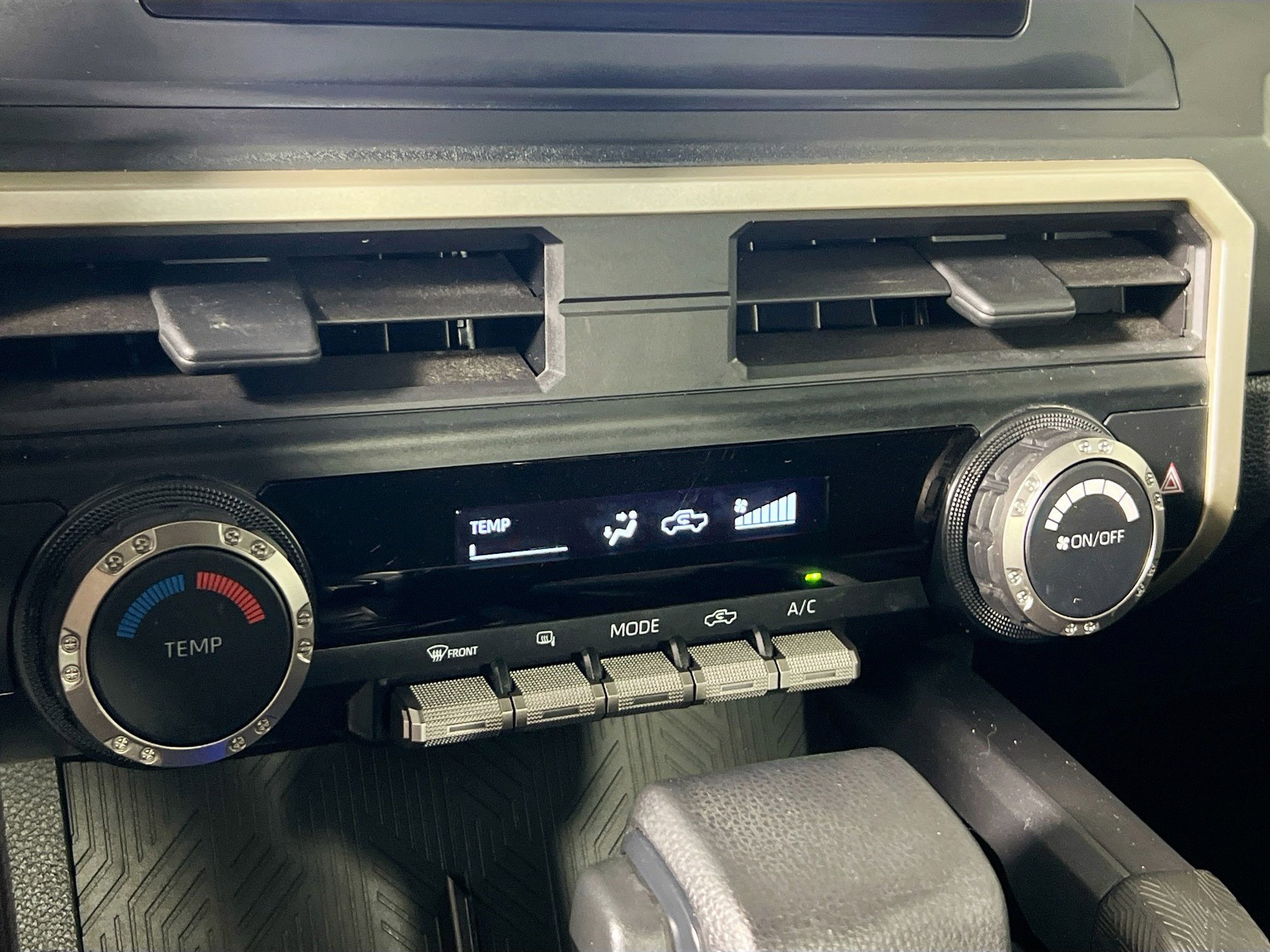 Used 2024 Toyota Tacoma SR image 27