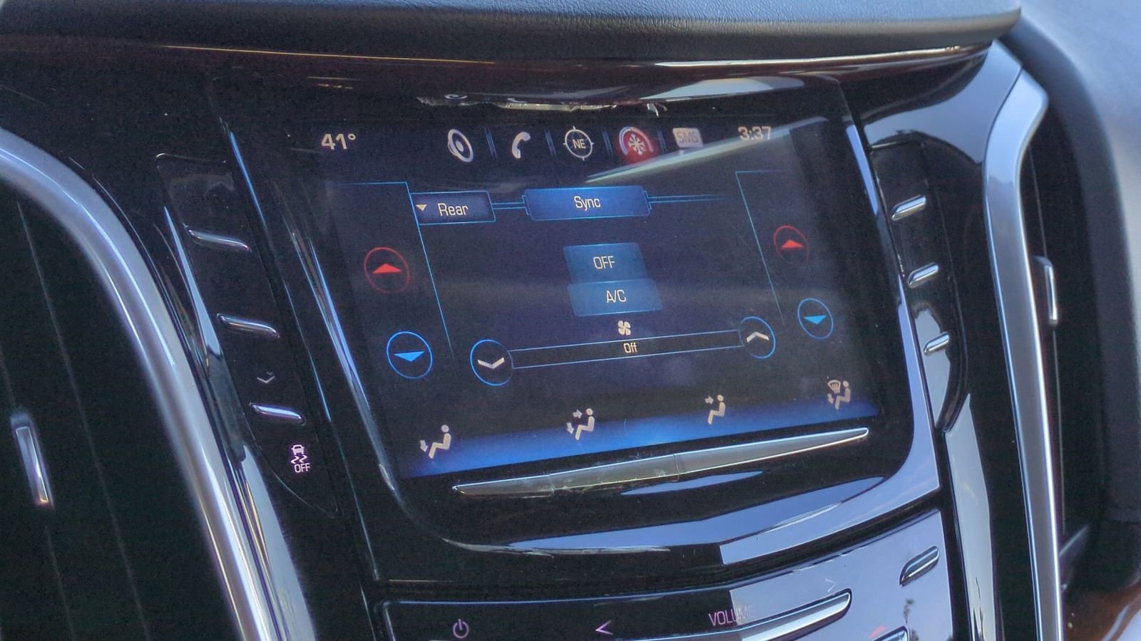 Used 2020 Cadillac Escalade Premium Luxury w/ Escalade Sport Edition image 33