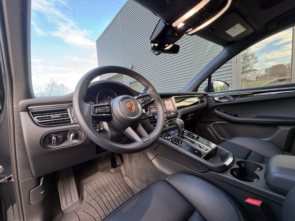 Certified 2026 Porsche Macan Turbo AWD/4WD image 12