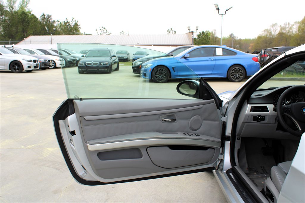 Used 2007 BMW 335i Convertible image 30