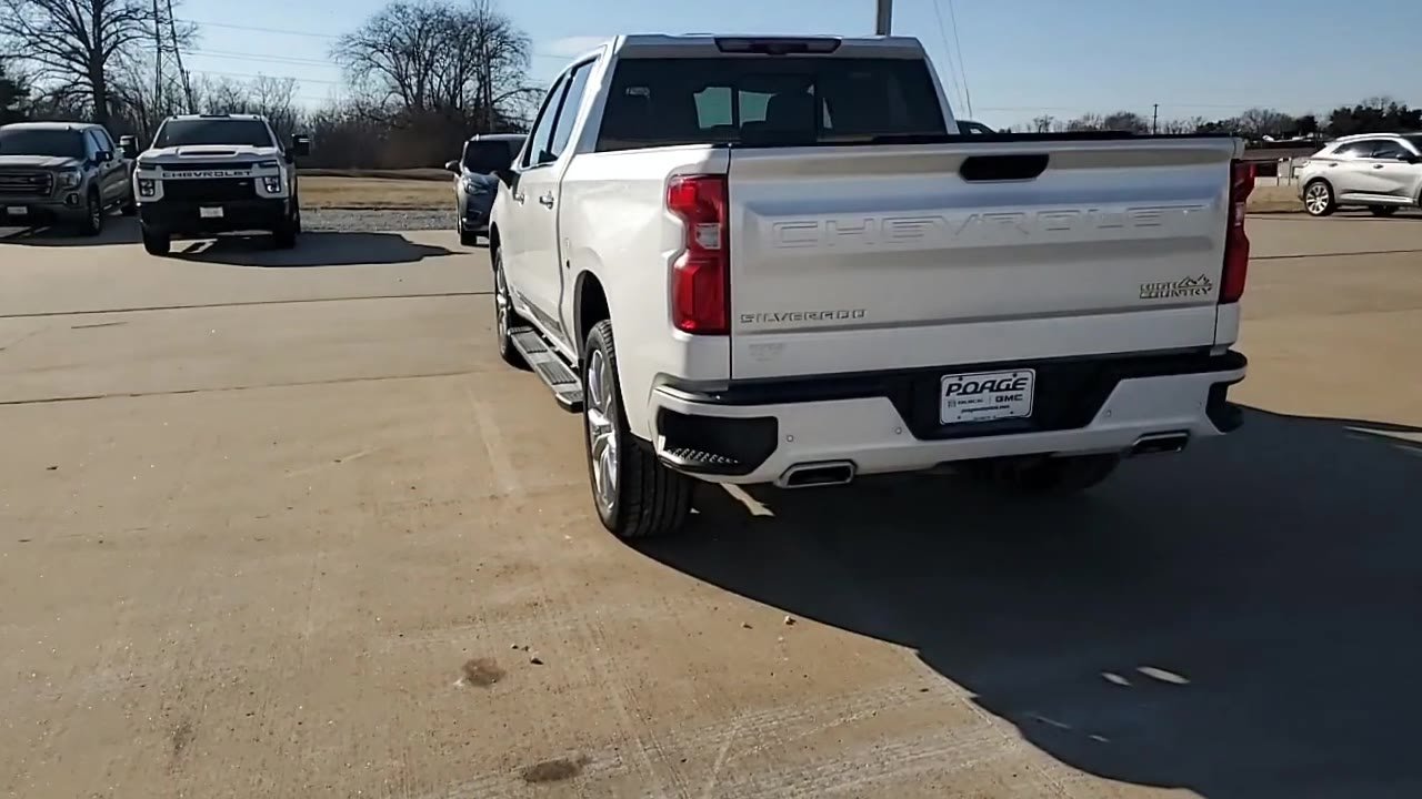 Used 2025 Chevrolet Silverado 1500 High Country w/ High Country Premium Package AWD/4WD image 7