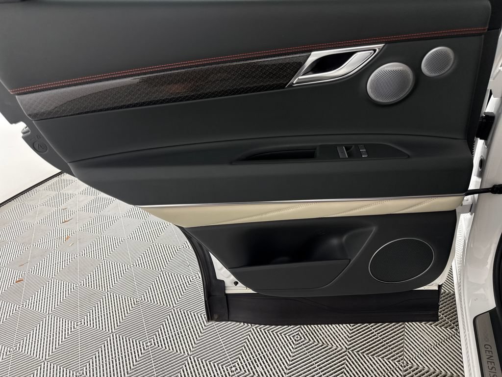 Certified 2025 Genesis GV80 3.5T e-SC AWD/4WD image 13
