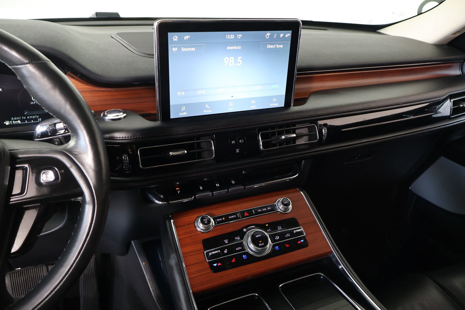 Used 2024 Lincoln Aviator Reserve w/ Equipment Group 201A image 5