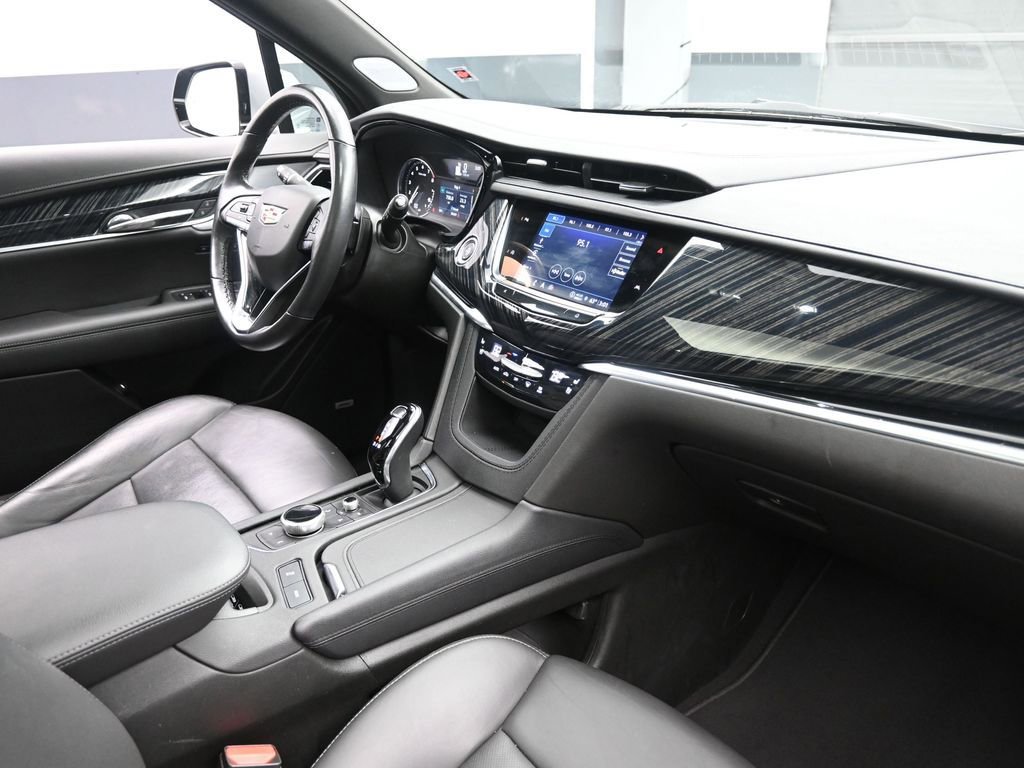 Used 2024 Cadillac XT6 Premium Luxury image 31