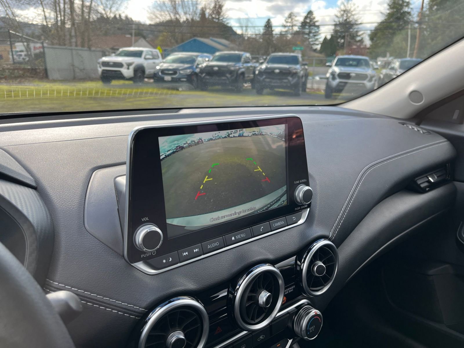 Used 2025 Nissan Sentra SV FWD image 22