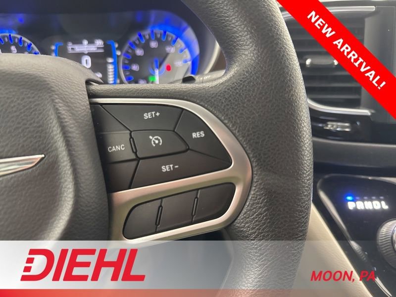 Used 2018 Chrysler Pacifica Touring Plus w/ Tire & Wheel Group image 29