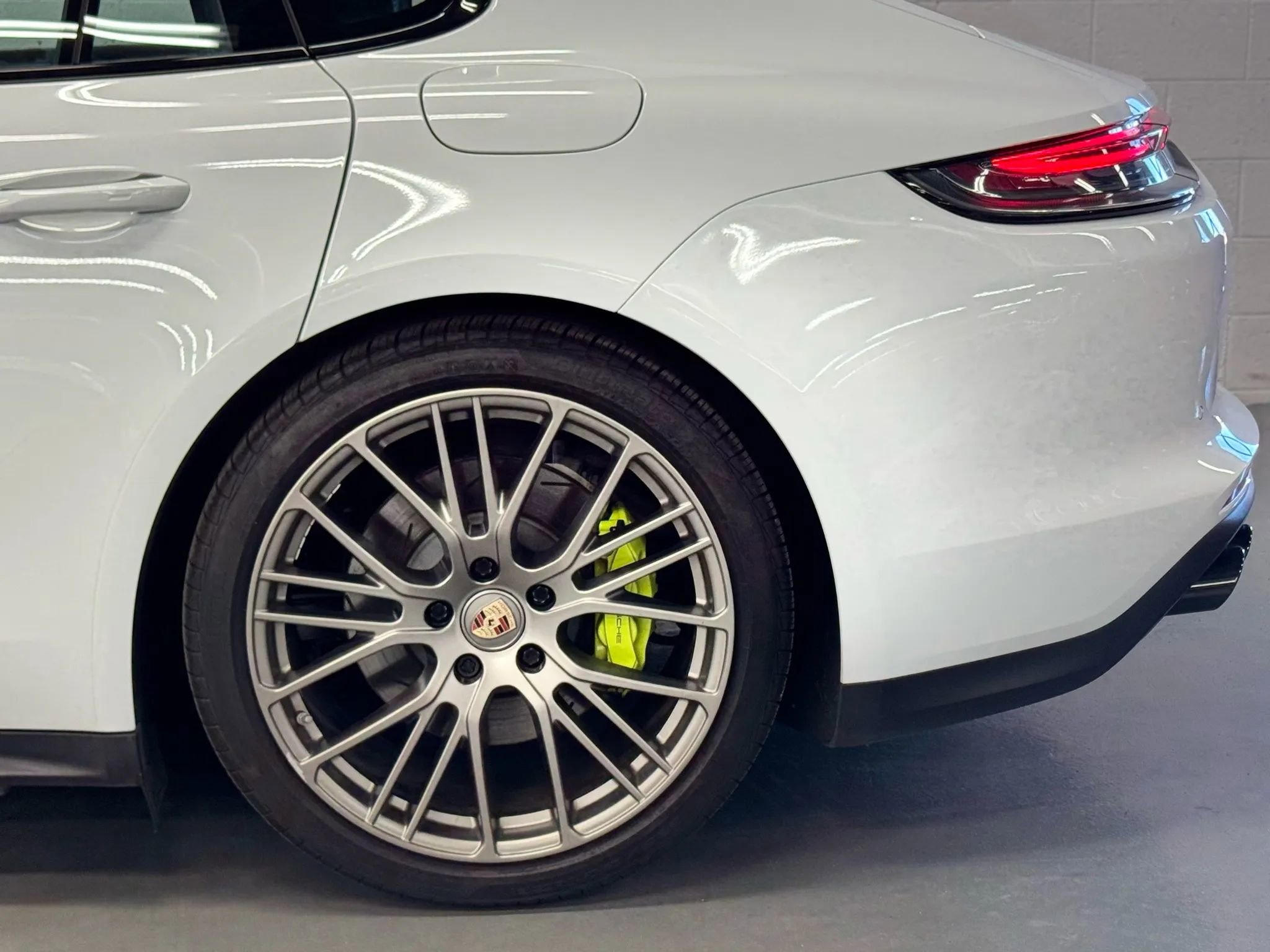 Used 2023 Porsche Panamera 4 Platinum Edition AWD/4WD image 5