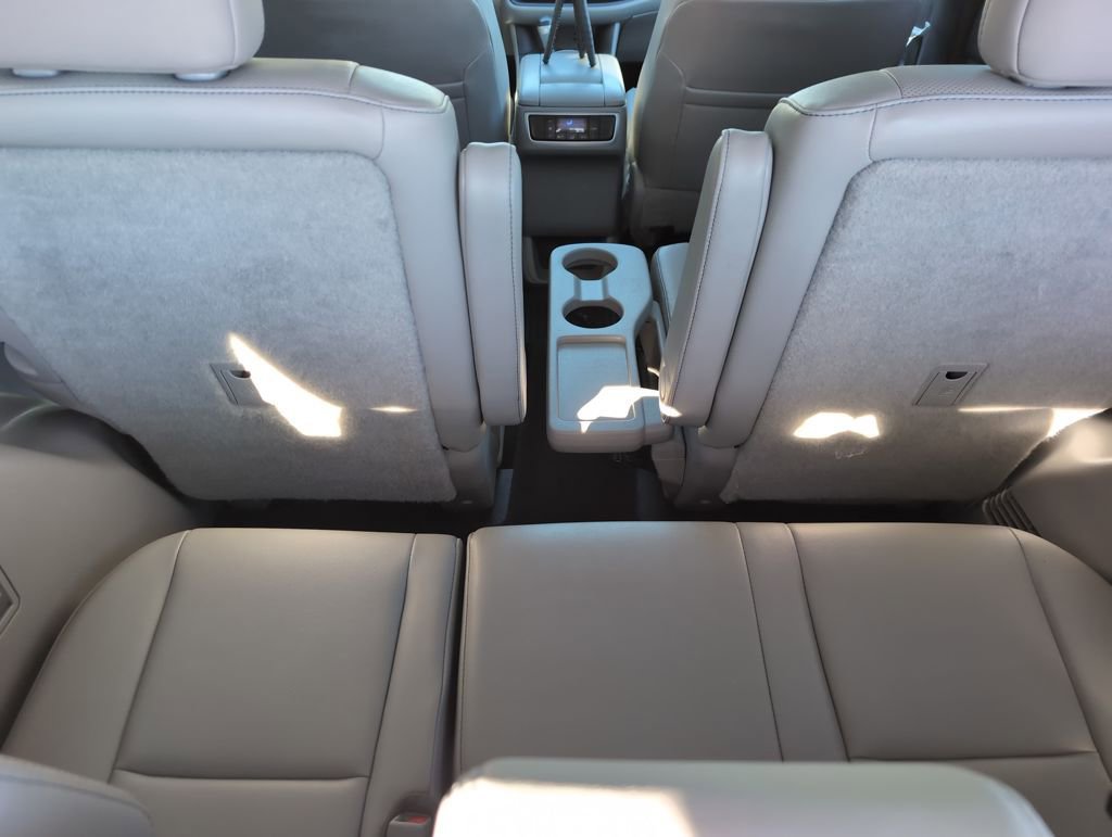 Used 2016 Toyota Highlander Limited image 11