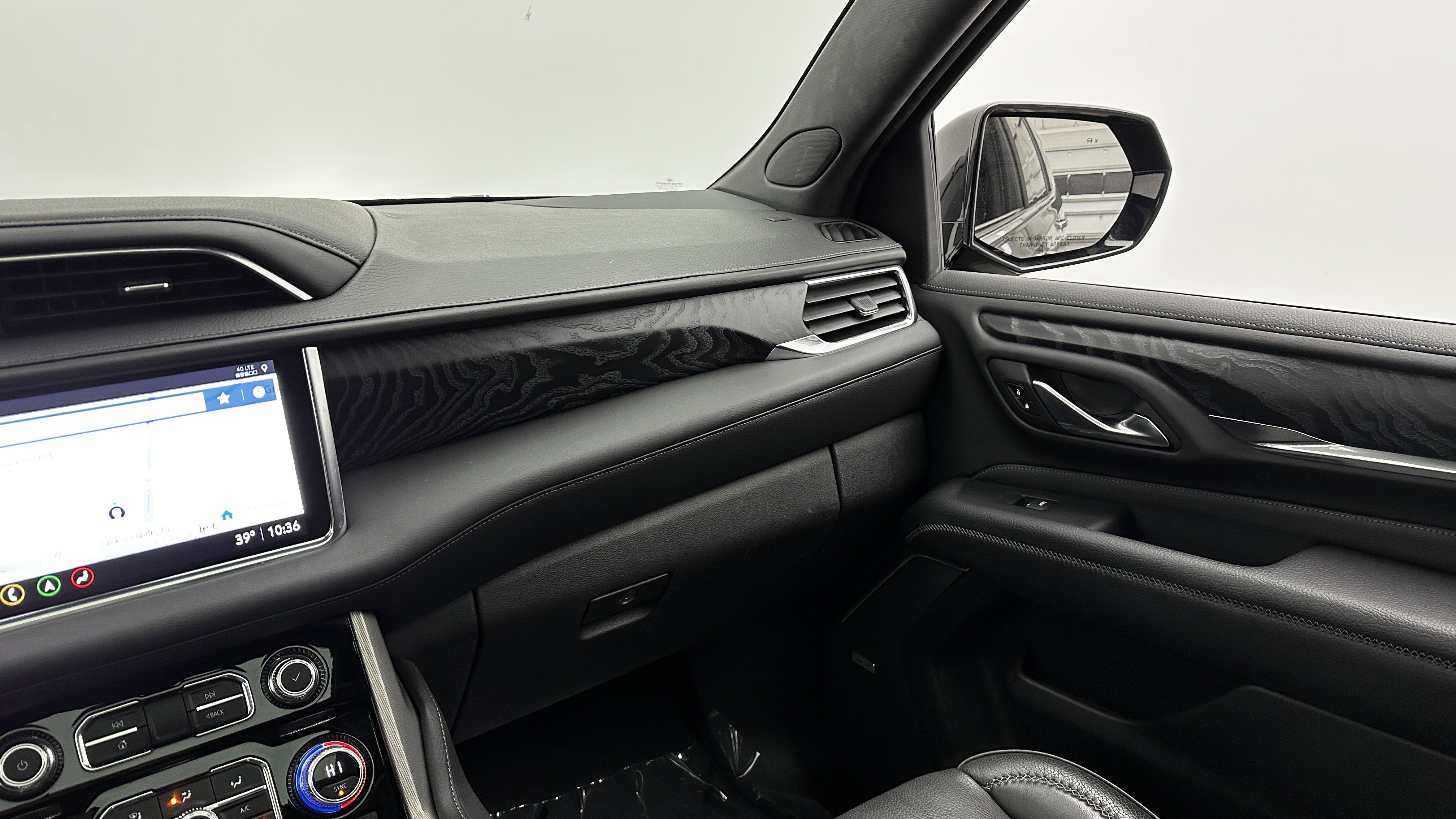 Used 2021 GMC Yukon Denali w/ Denali Premium Package image 32