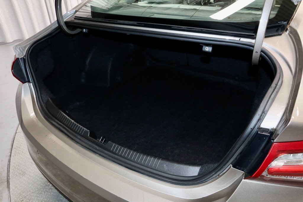 Used 2024 Chevrolet Malibu LT image 16