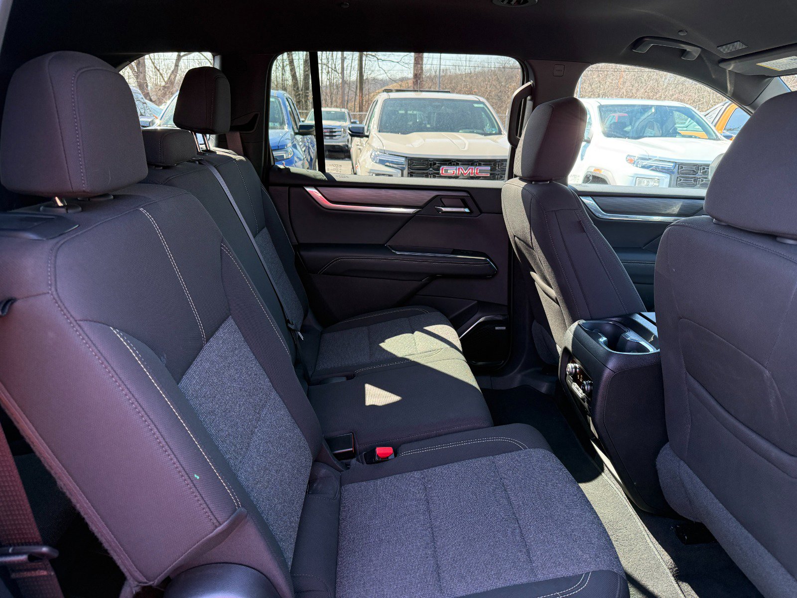 Used 2025 GMC Acadia Elevation image 19