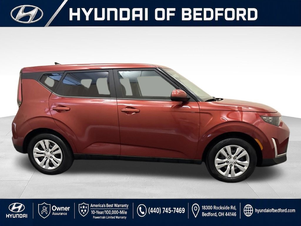 Used 2023 Kia Soul LX FWD image 4