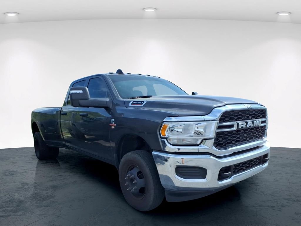 Used 2024 RAM 3500 Tradesman w/ Chrome Appearance Group image 12