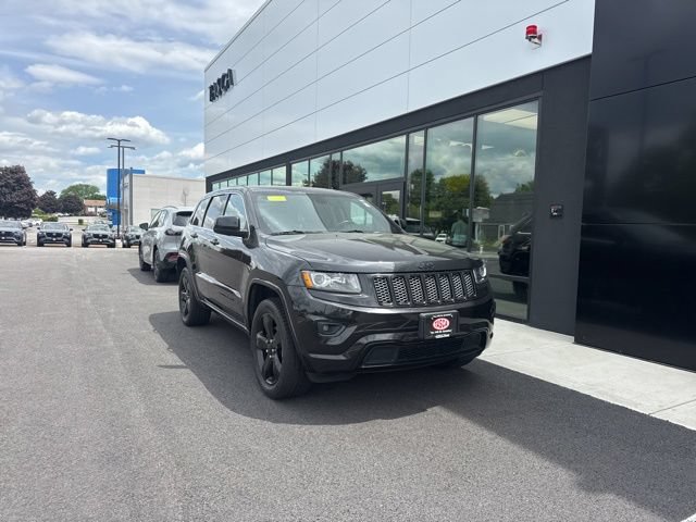 Used 2015 Jeep Grand Cherokee Altitude AWD/4WD image 1