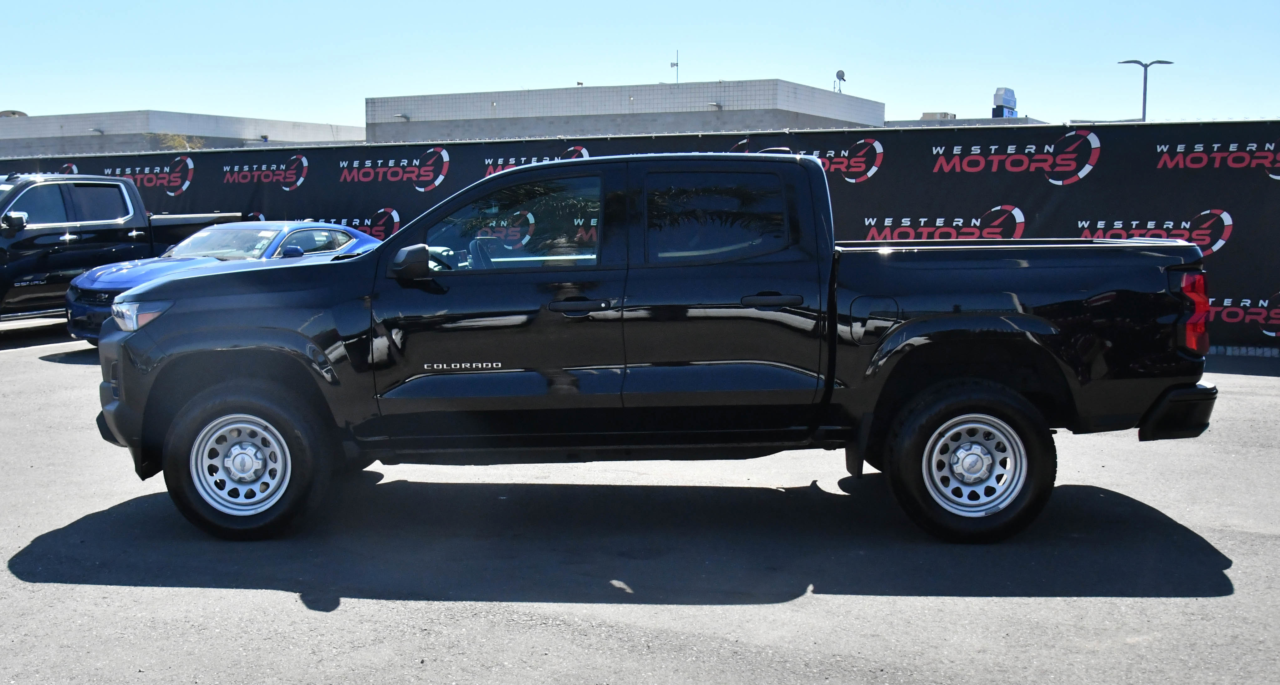 Used 2023 Chevrolet Colorado W/T image 4
