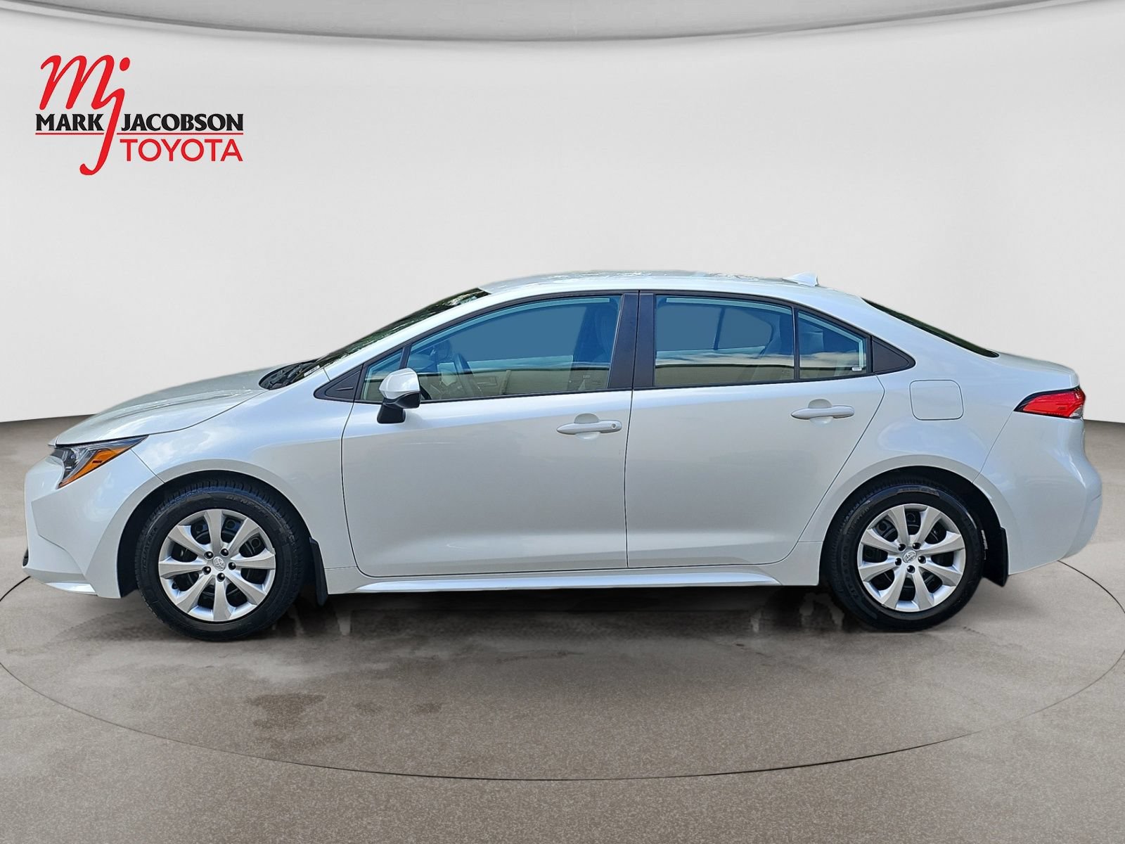 Used 2026 Toyota Corolla LE FWD image 15