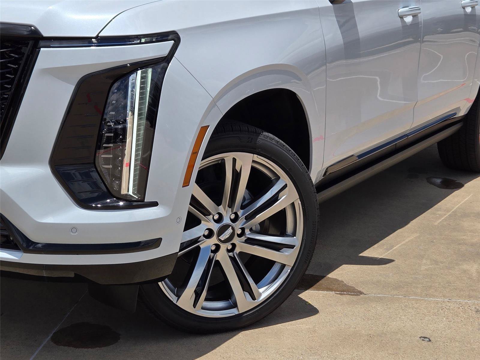 New 2026 Cadillac Escalade ESV Platinum Sport w/ LPO, Floor Liner Package AWD/4WD image 7