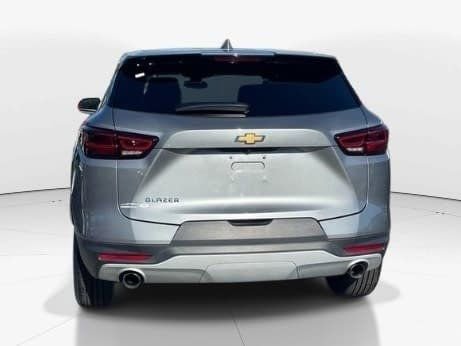 Used 2023 Chevrolet Blazer LT w/ Driver Confidence Package image 4