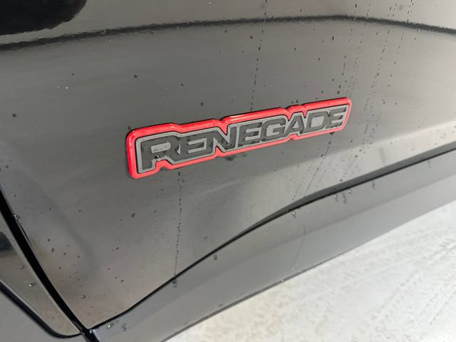 Used 2023 Jeep Renegade Trailhawk AWD/4WD image 37