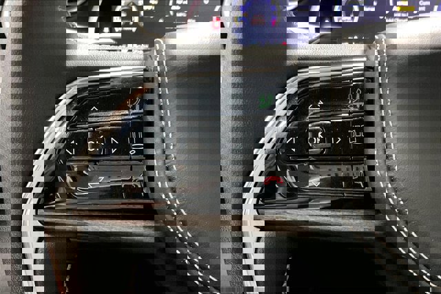 Used 2023 Jeep Grand Cherokee Overland image 18