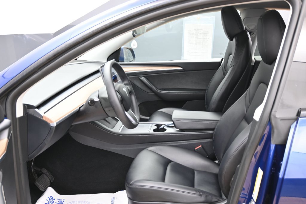 Used 2025 Tesla Model Y Long Range RWD image 15